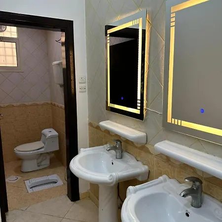 شقة عائلية من أربع غرف نوم ومجلس وصالة ومطبخ Riyadh Exterior photo