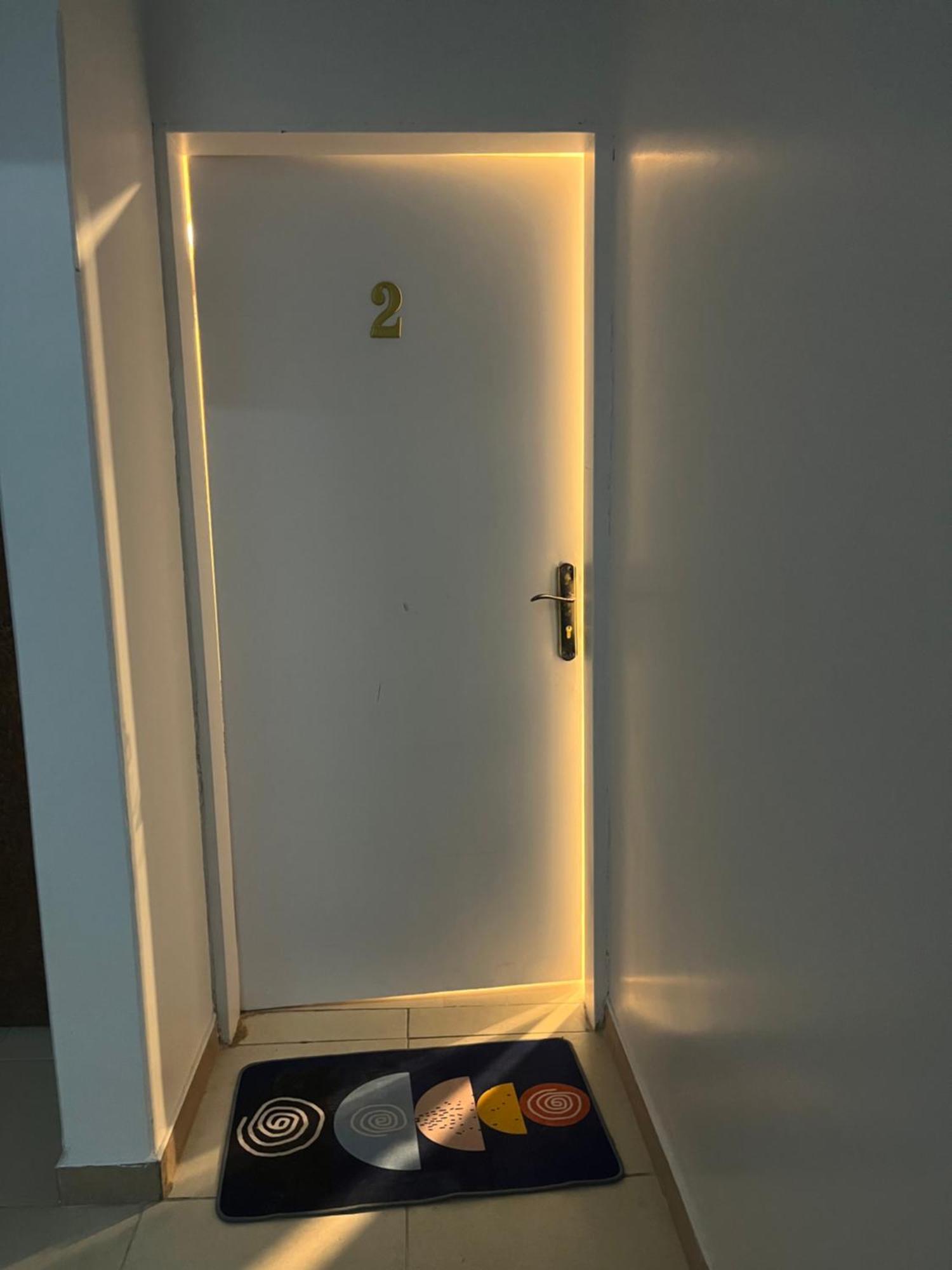 عائلية من أربع غرف نوم ومجلس وصالة ومطبخ Apartment